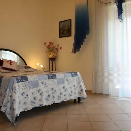 Town Bed and Breakfast *