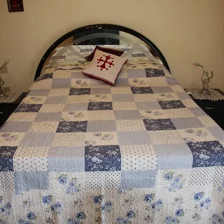 Town Bed and Breakfast Πίζα