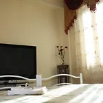 לינה וארוחת בוקר Town